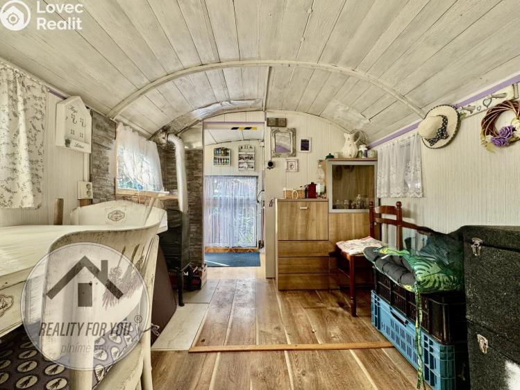 Sale hut Mladá Boleslav č. 6