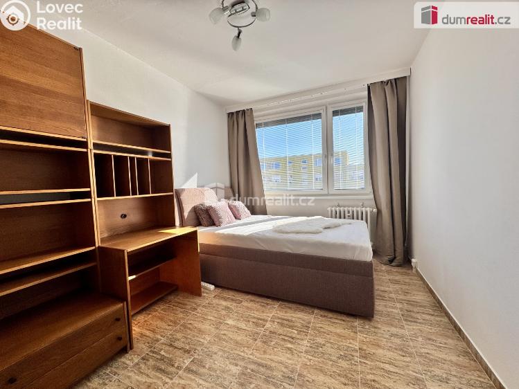 Pronájem bytu 3+1 Praha 8, Chotovická č. 32