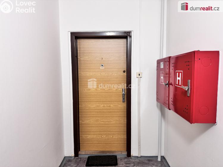 Pronájem bytu 3+1 Praha 8, Chotovická č. 23