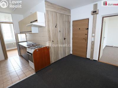 Продаж квартири 2+1 Hroznětín, Sídliště č. 1