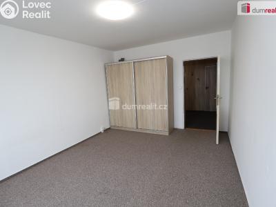 Продаж квартири 2+1 Hroznětín, Sídliště č. 2