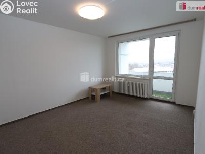 Продаж квартири 2+1 Hroznětín, Sídliště č. 6