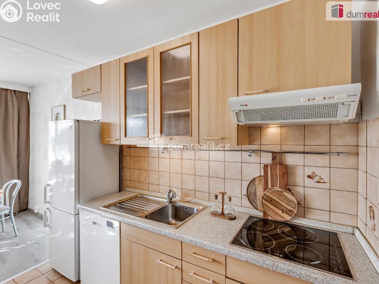 Prodej bytu 3+1 Praha 13, Zázvorkova č. 11