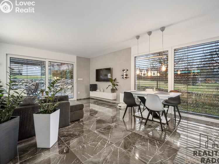 Продаж сімейного будинку Seč č. 2