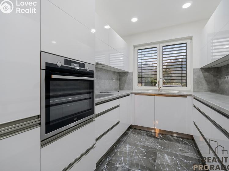 Продаж сімейного будинку Seč č. 8