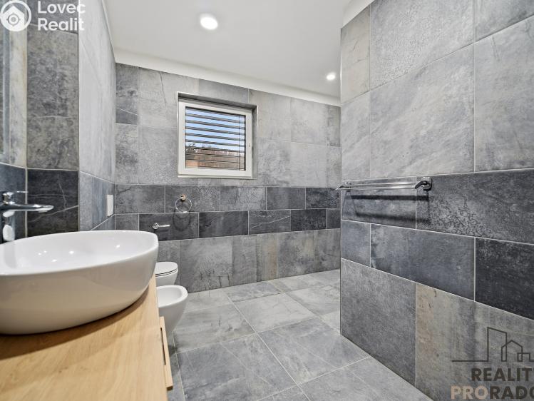 Продаж сімейного будинку Seč č. 14