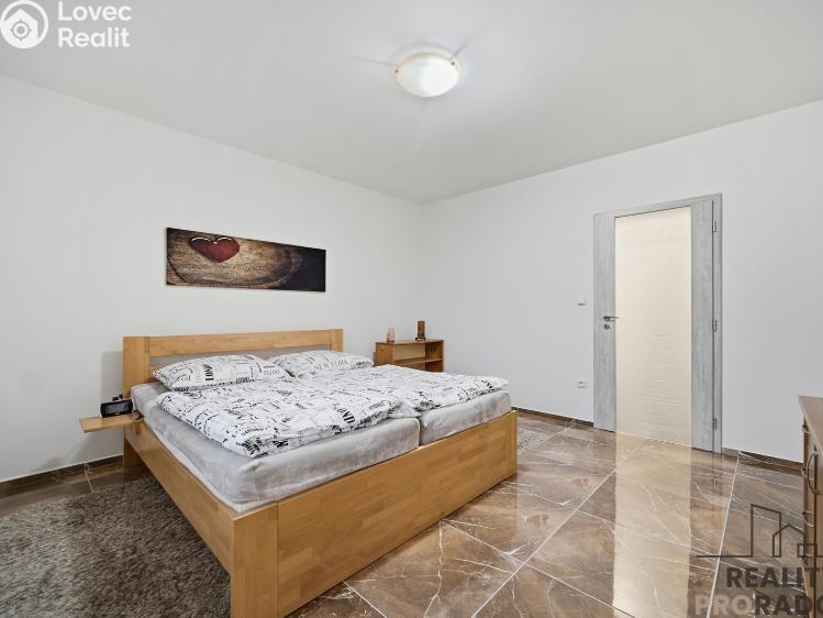 Продаж сімейного будинку Seč č. 18