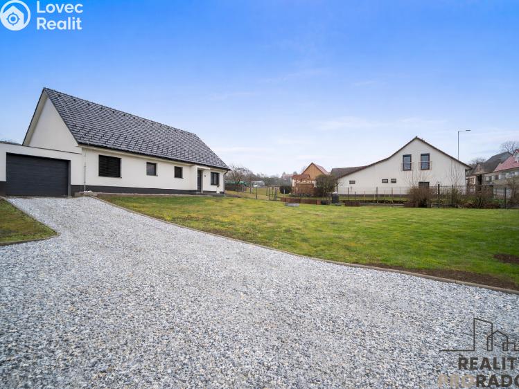 Продаж сімейного будинку Seč č. 24