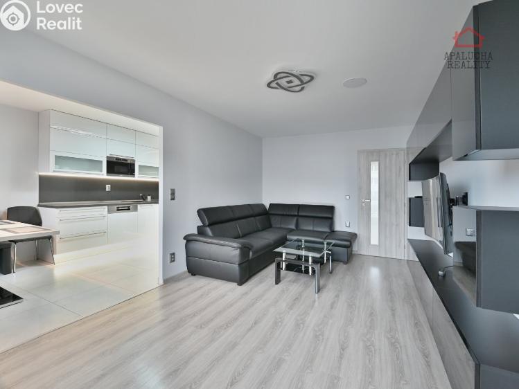 Rent apartment 3+1 Praha, Pískovcová 733/14 č. 4