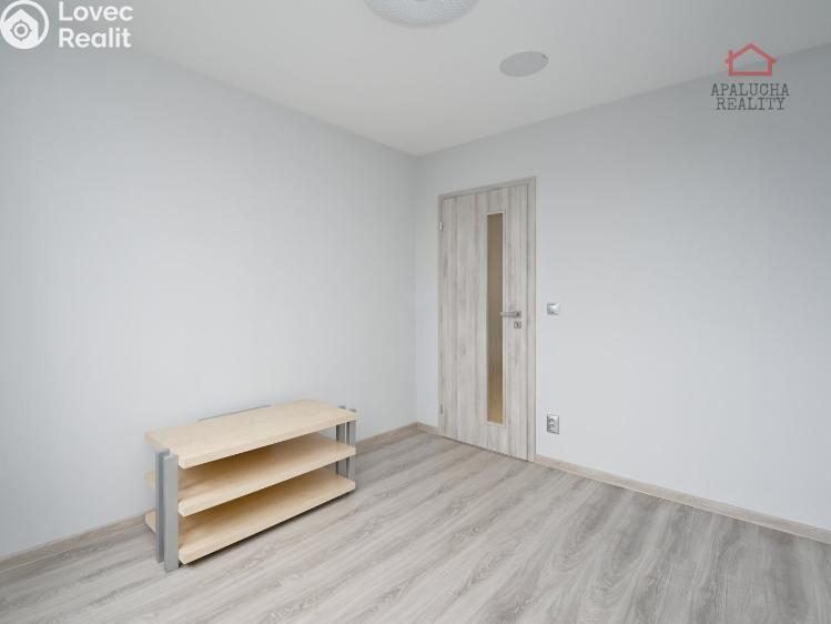 Rent apartment 3+1 Praha, Pískovcová 733/14 č. 9