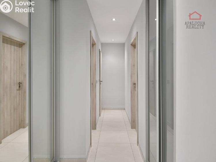 Rent apartment 3+1 Praha, Pískovcová 733/14 č. 10