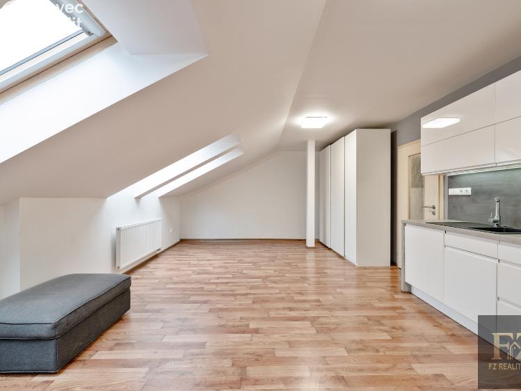 Продаж квартири 1+KK Tábor, Jeronýmova 722/3 č. 8