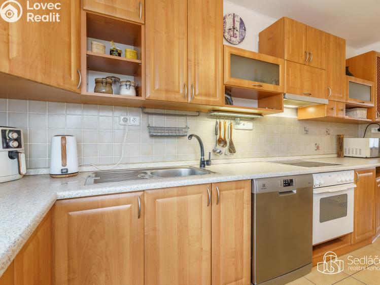 Sale apartment 2+1 Ostrov, Jáchymovská č. 4