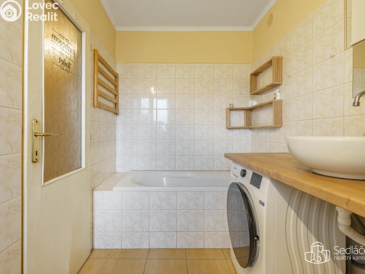 Sale apartment 2+1 Ostrov, Jáchymovská č. 13