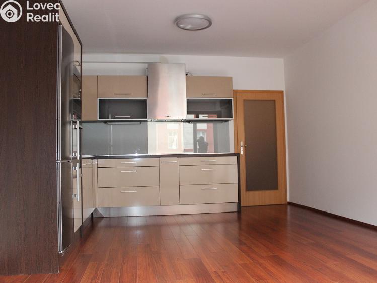 Pronájem bytu 2+KK Pardubice, Jana Palacha 2783 č. 3