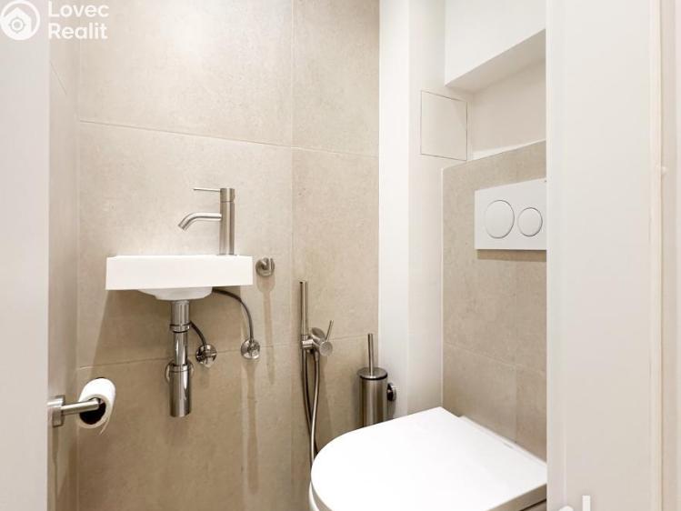 Pronájem bytu 3+KK Praha, Palmovka č. 10