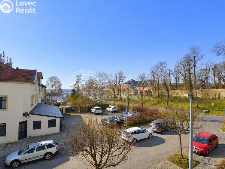 Pronájem bytu 1+KK Praha, Nad šestikopy 835/1 č. 3