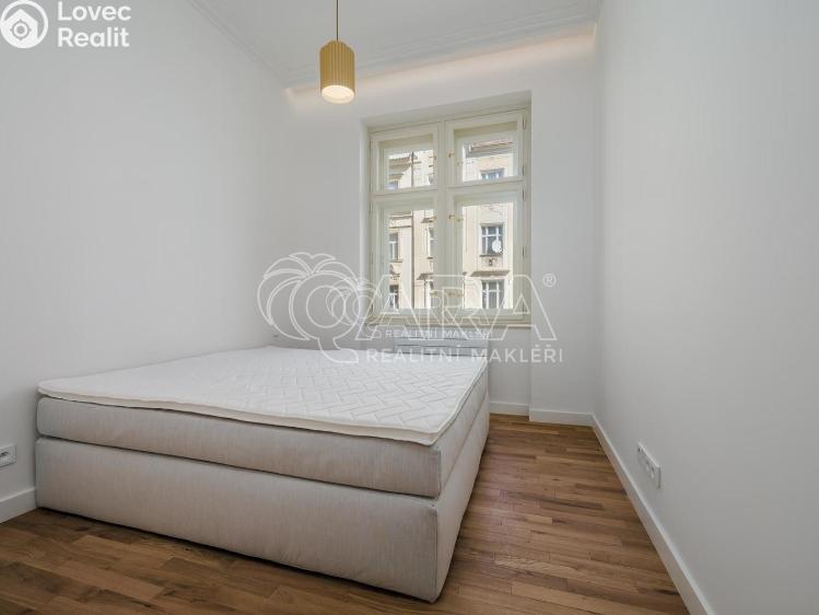 Pronájem bytu 2+KK Praha, Jaromírova 488/6 č. 3