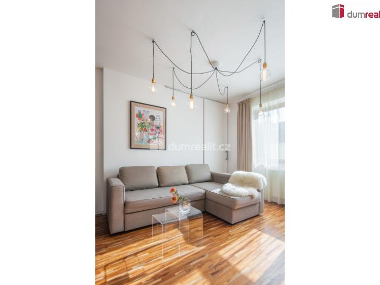 Pronájem bytu 2+KK Praha 5, Holečkova č. 2