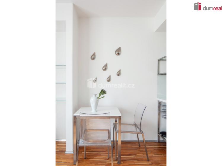 Pronájem bytu 2+KK Praha 5, Holečkova č. 3