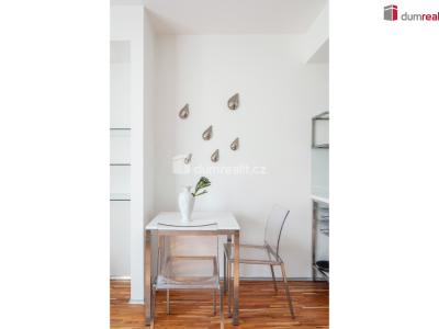 Pronájem bytu 2+KK Praha 5, Holečkova č. 3