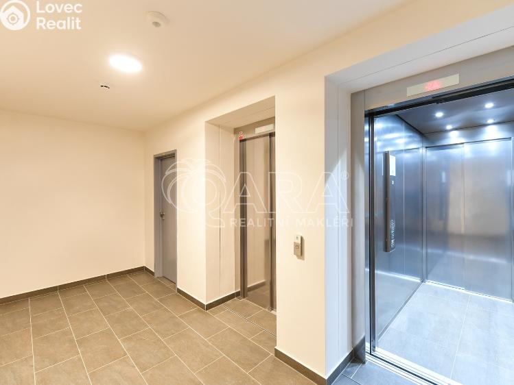 Pronájem bytu 1+KK Praha, Poděbradská 260/59 č. 14