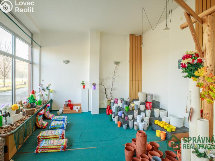 Sale commercial space Plzeň, náměstí Generála Píky č. 7