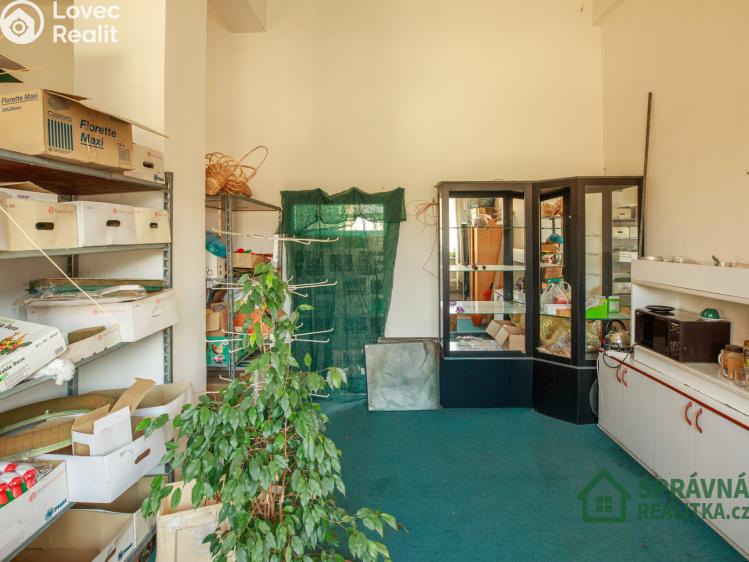 Sale commercial space Plzeň, náměstí Generála Píky č. 11