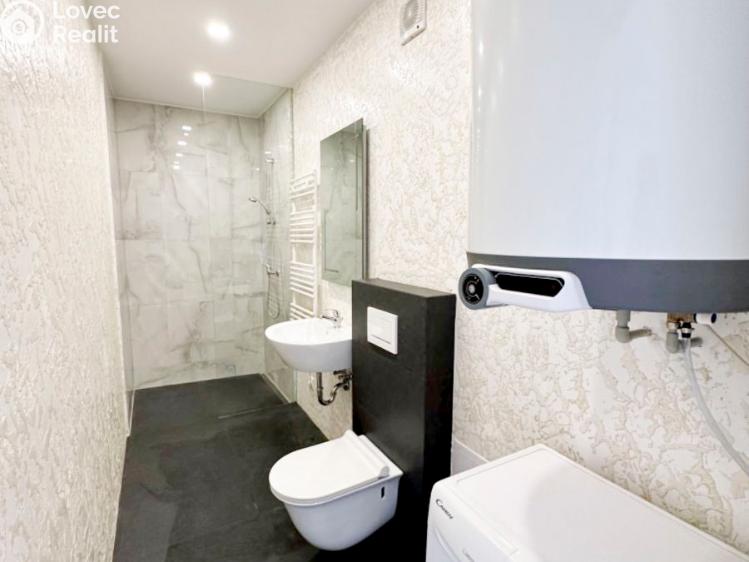 Pronájem bytu 2+KK Praha, Spojovací č. 5