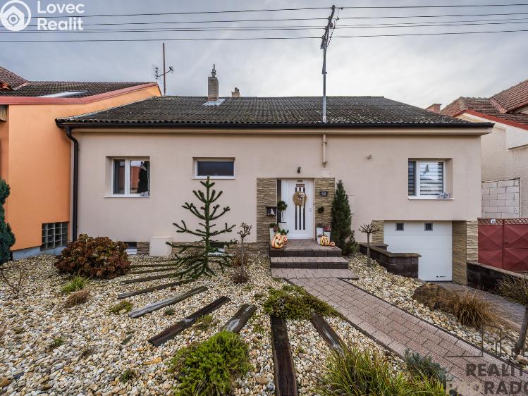 Продаж багатогенного будинку Mutěnice, Zahradní č. 5