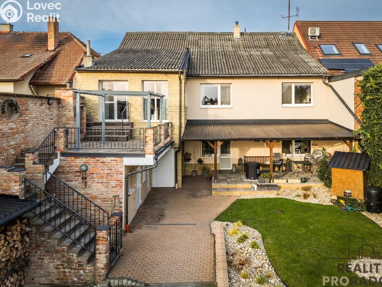 Продаж багатогенного будинку Mutěnice, Zahradní č. 11