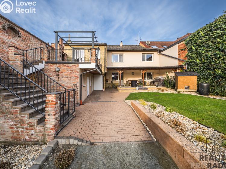 Продаж багатогенного будинку Mutěnice, Zahradní č. 12