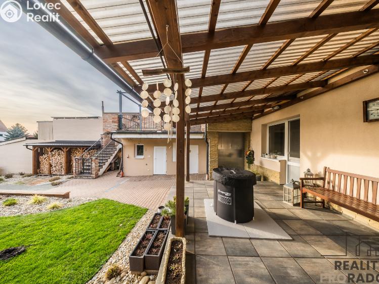 Продаж багатогенного будинку Mutěnice, Zahradní č. 14