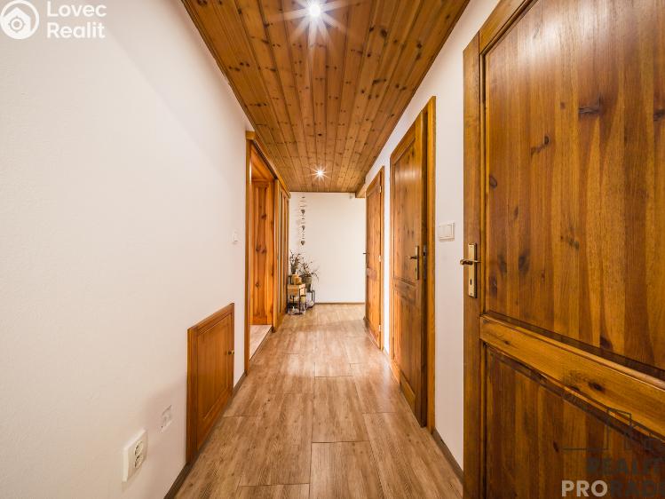 Продаж багатогенного будинку Mutěnice, Zahradní č. 23