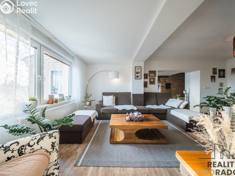 Продаж багатогенного будинку Mutěnice, Zahradní č. 28