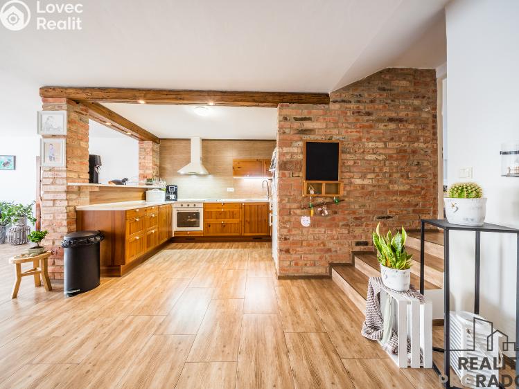 Продаж багатогенного будинку Mutěnice, Zahradní č. 30