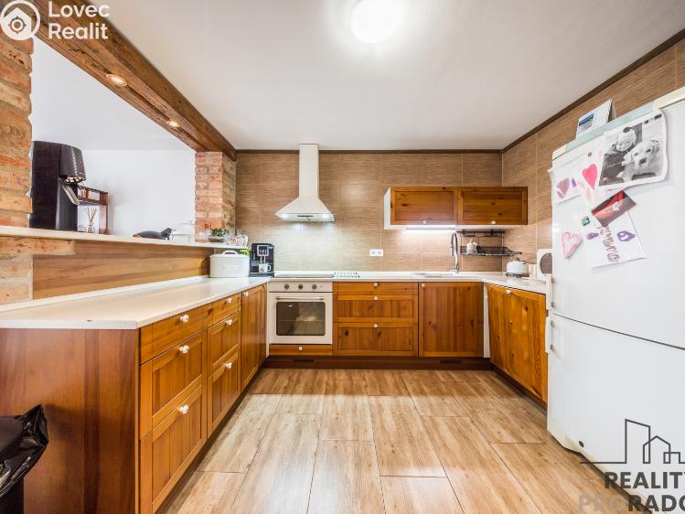 Продаж багатогенного будинку Mutěnice, Zahradní č. 31