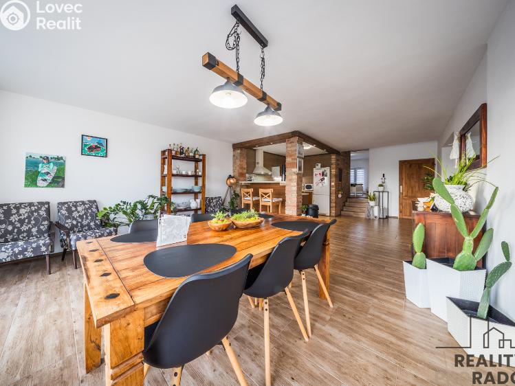 Продаж багатогенного будинку Mutěnice, Zahradní č. 33