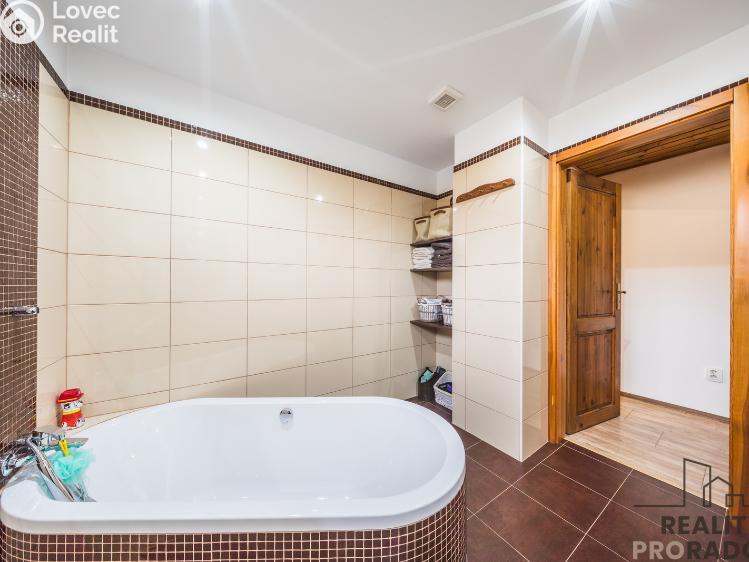 Продаж багатогенного будинку Mutěnice, Zahradní č. 48