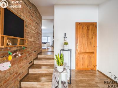 Продаж багатогенного будинку Mutěnice, Zahradní č. 36