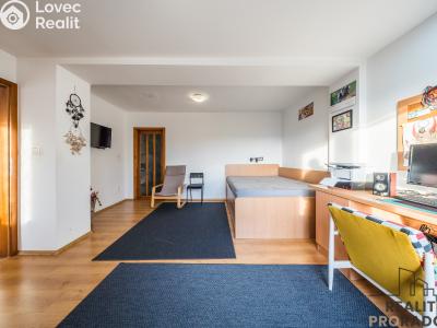 Продаж багатогенного будинку Mutěnice, Zahradní č. 41