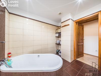 Продаж багатогенного будинку Mutěnice, Zahradní č. 48