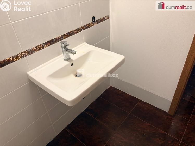 Pronájem bytu 6 a více Hustopeče, Kosmákova č. 15