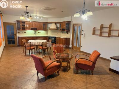 Pronájem bytu 6 a více Hustopeče, Kosmákova č. 4