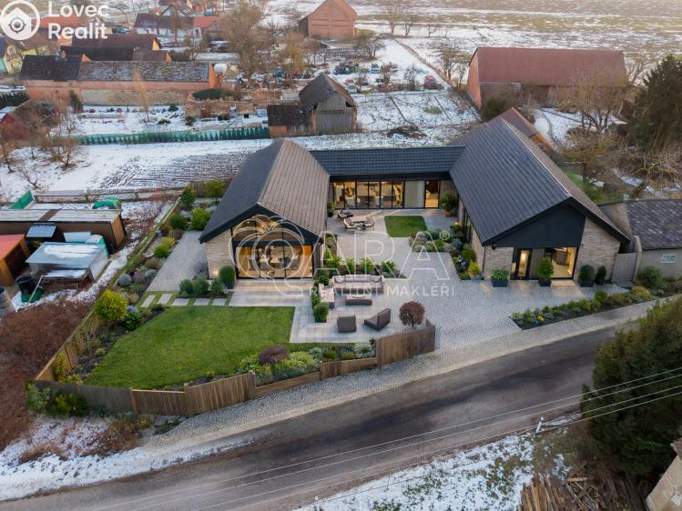 Продаж сімейного будинку Hořiněves č. 12