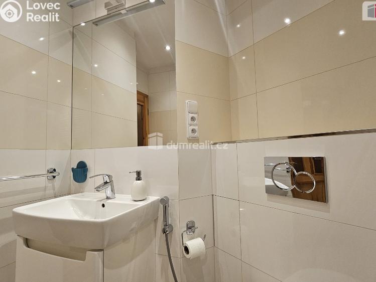 Pronájem bytu 2+KK Praha 3, Slezská č. 9