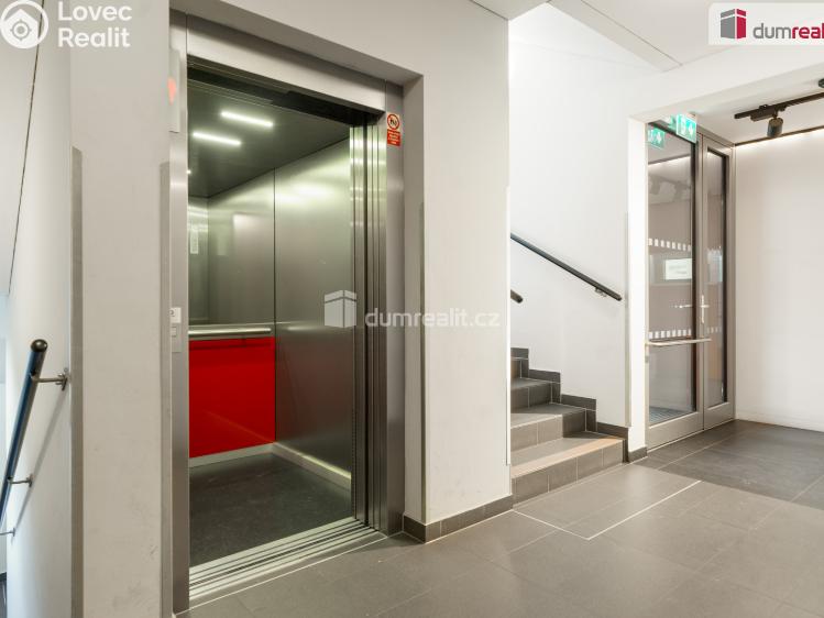 Pronájem bytu 1+KK Praha 5, Pod stolovou horou č. 17