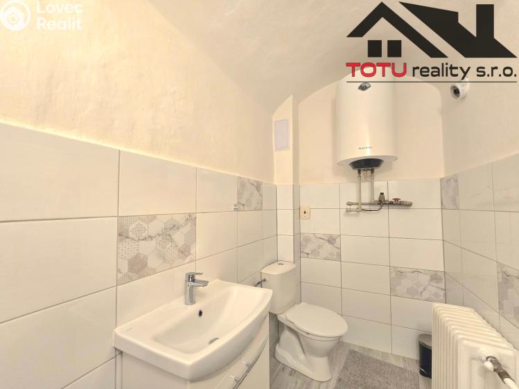 Prodej rodinného domu Broumov, Mírové náměstí č. 11