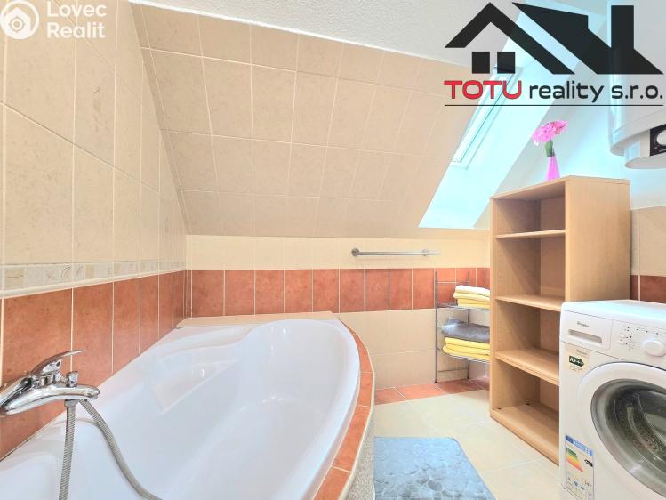 Prodej rodinného domu Broumov, Mírové náměstí č. 15