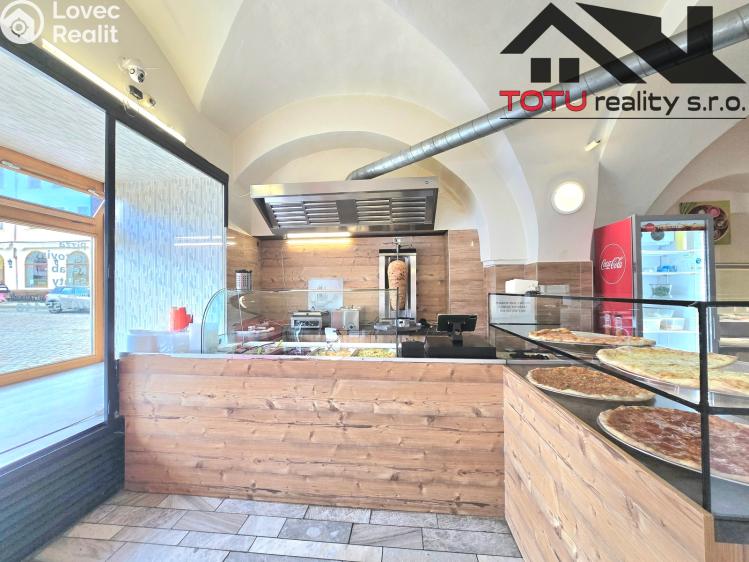 Prodej rodinného domu Broumov, Mírové náměstí č. 16